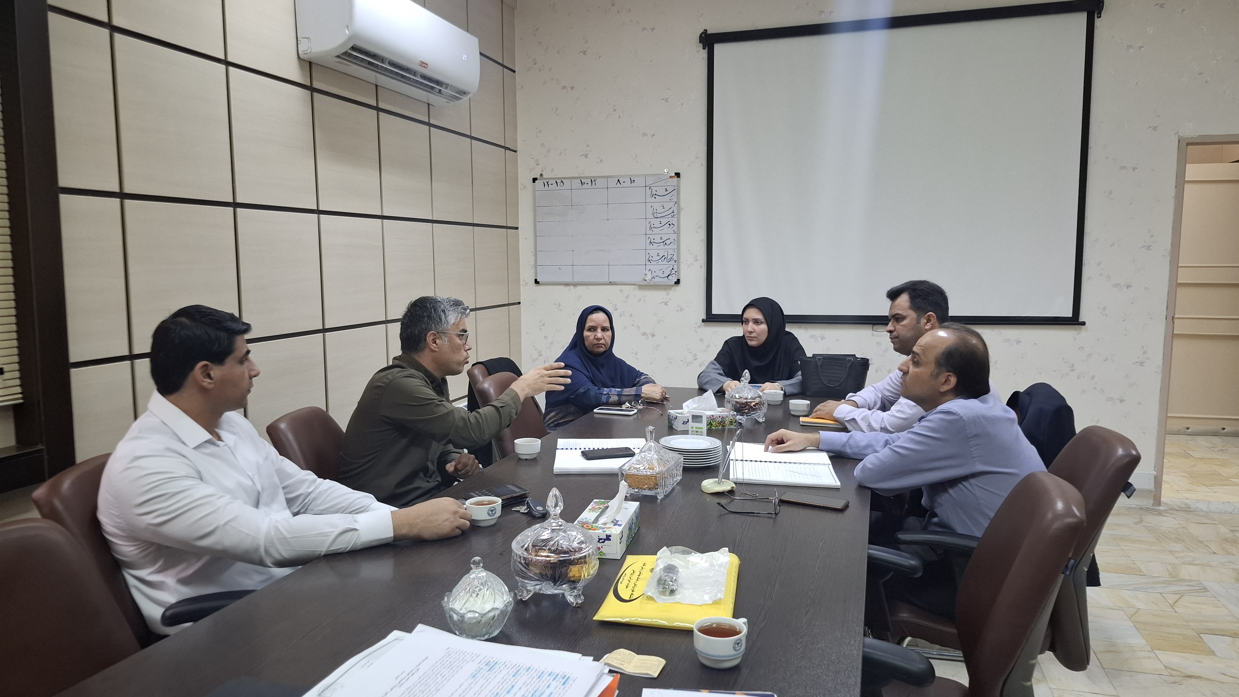 برگزاری نشست تخصصی "تدوین سیمای سلامت شهرستان" در دانشگاه علوم پزشکی گناباد